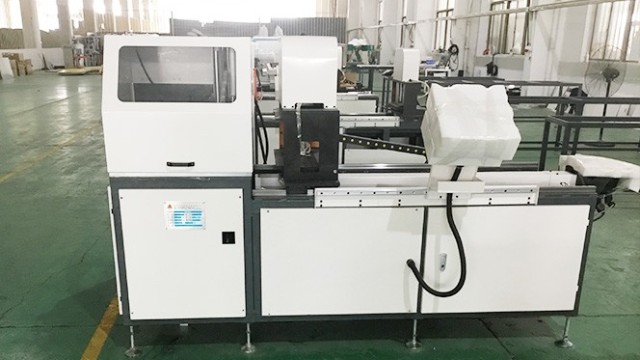 铝型材切割机怎么可以让材料表面不刮伤-beat365鑫